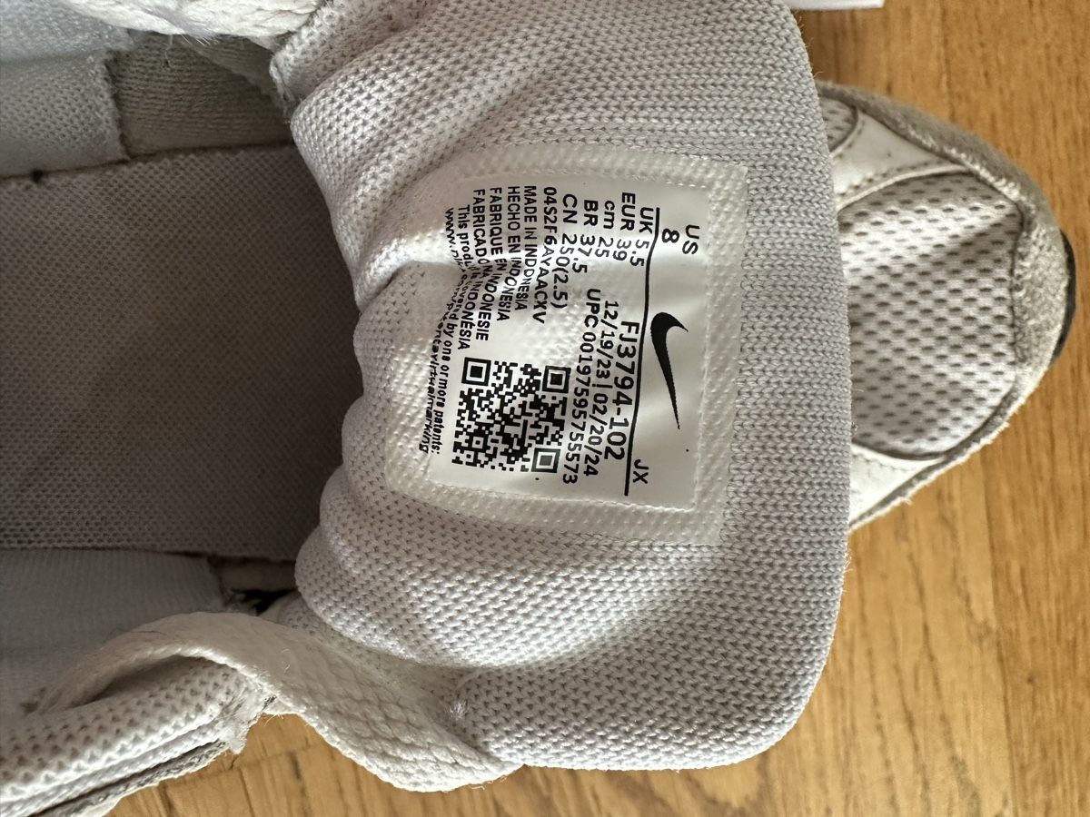 Nike Damenschuhe: Nike Sneaker weiss Grösse 39 – Gebraucht aus Wallisellen von BIANCA_101 3