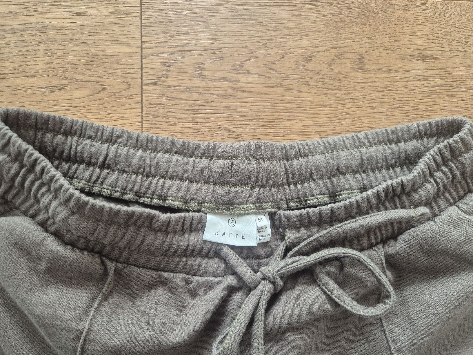 Pantaloni: Sommershorts Grösse M, Khaki – Usato da Römerswil LU venduto da cfm_j789 1