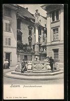 Luzern, Besucher am Franziskanerbrunnen