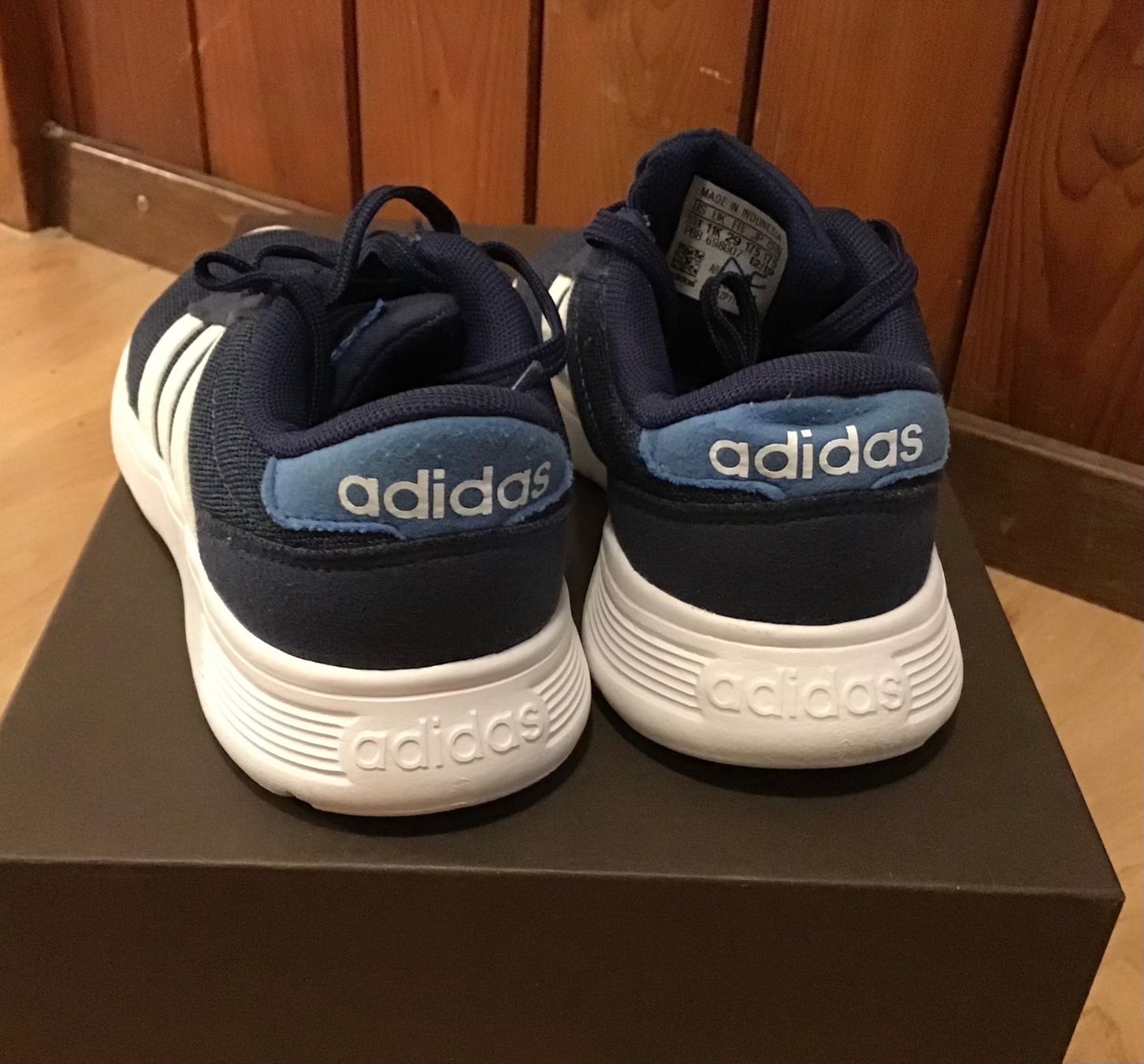 Adidas Scarpe per ragazzi: Adidas Turnschuhe Gr.29 – Usato da Rotkreuz venduto da GerberaSpider08 2