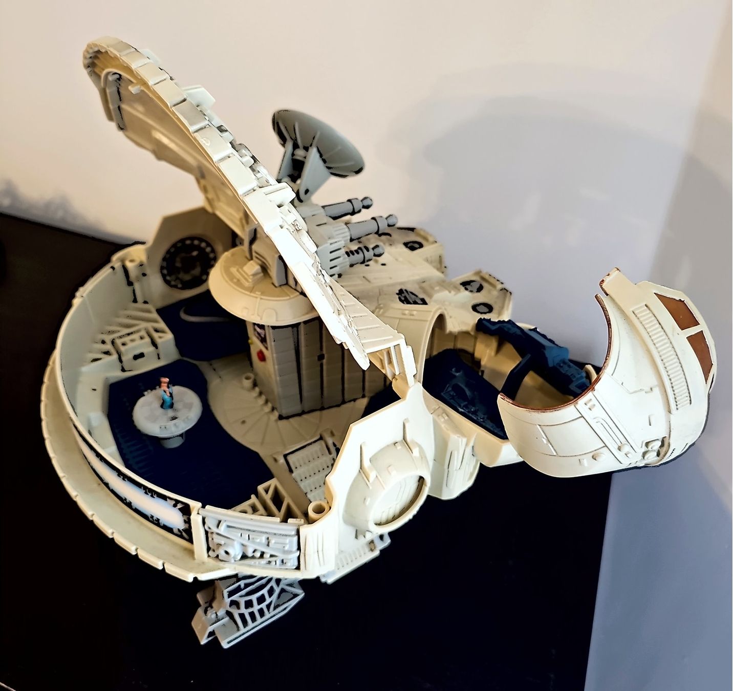 Star Wars Giocattoli: Faucon Millenium et figurines Star Wars – Usato da Neuchâtel venduto da Opportunity65 1