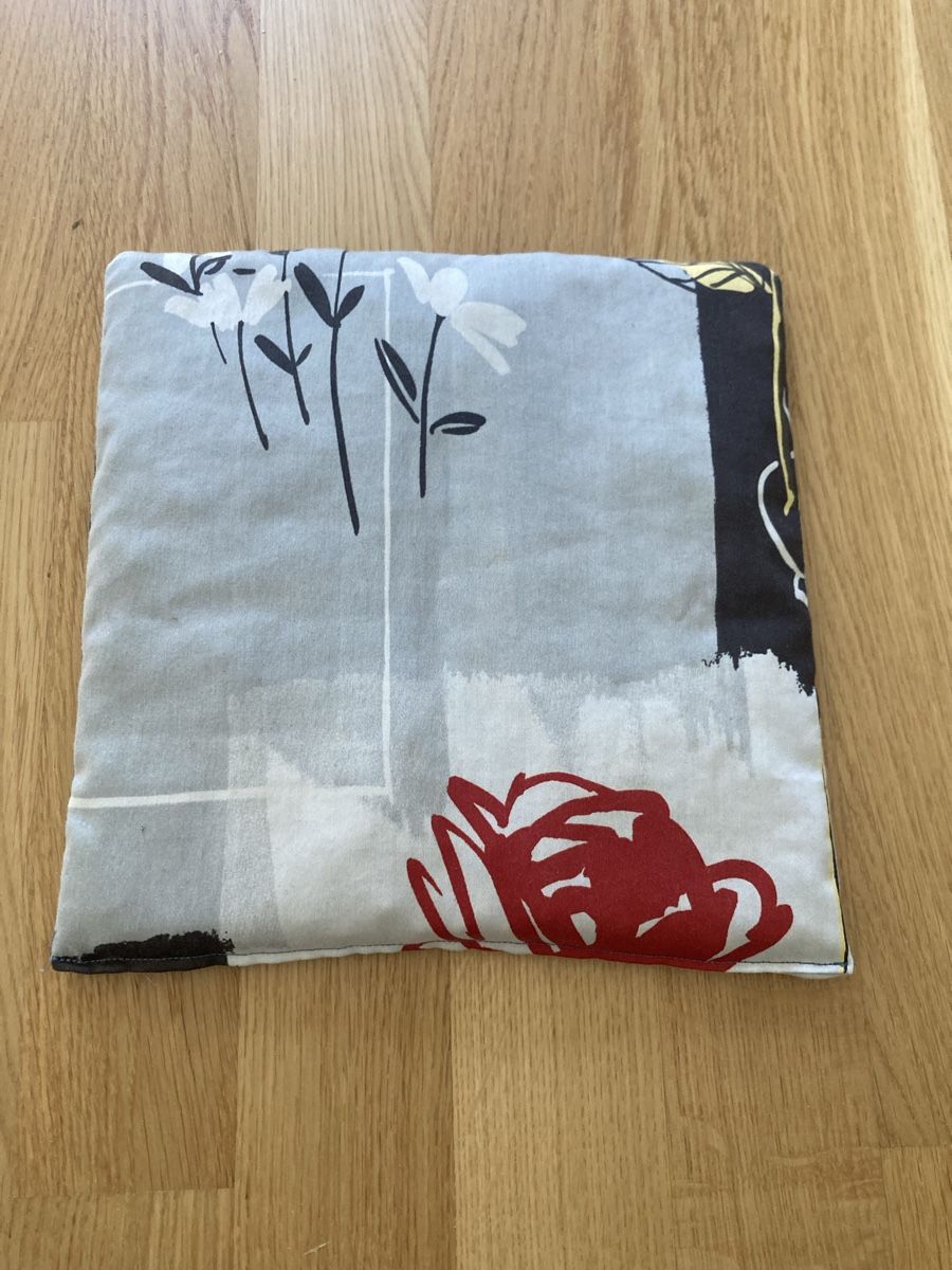 Cuscini: Coussin en noyaux de cerises – Usato da Marly venduto da Ri83