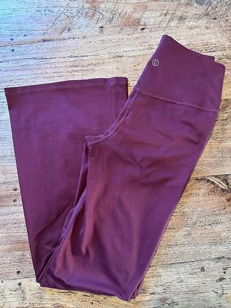Yoga Sport Hose von Hollister_Bordeaux_Gr. M.
