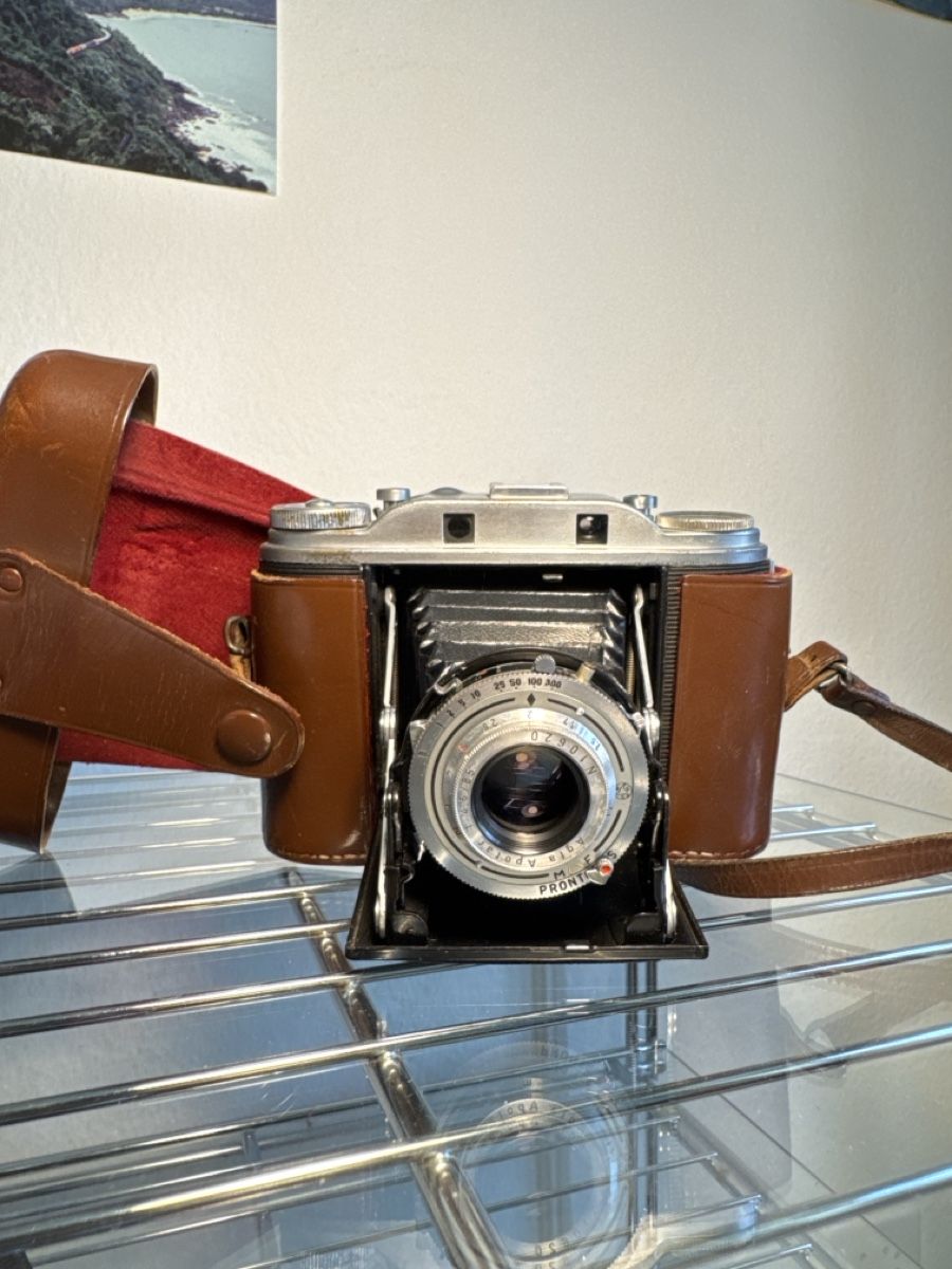 Agfa Appareil photo: Agfa Isolette iii Record Kamera mit Ledertasche – D'occasion à Basel par fgr_yq8w