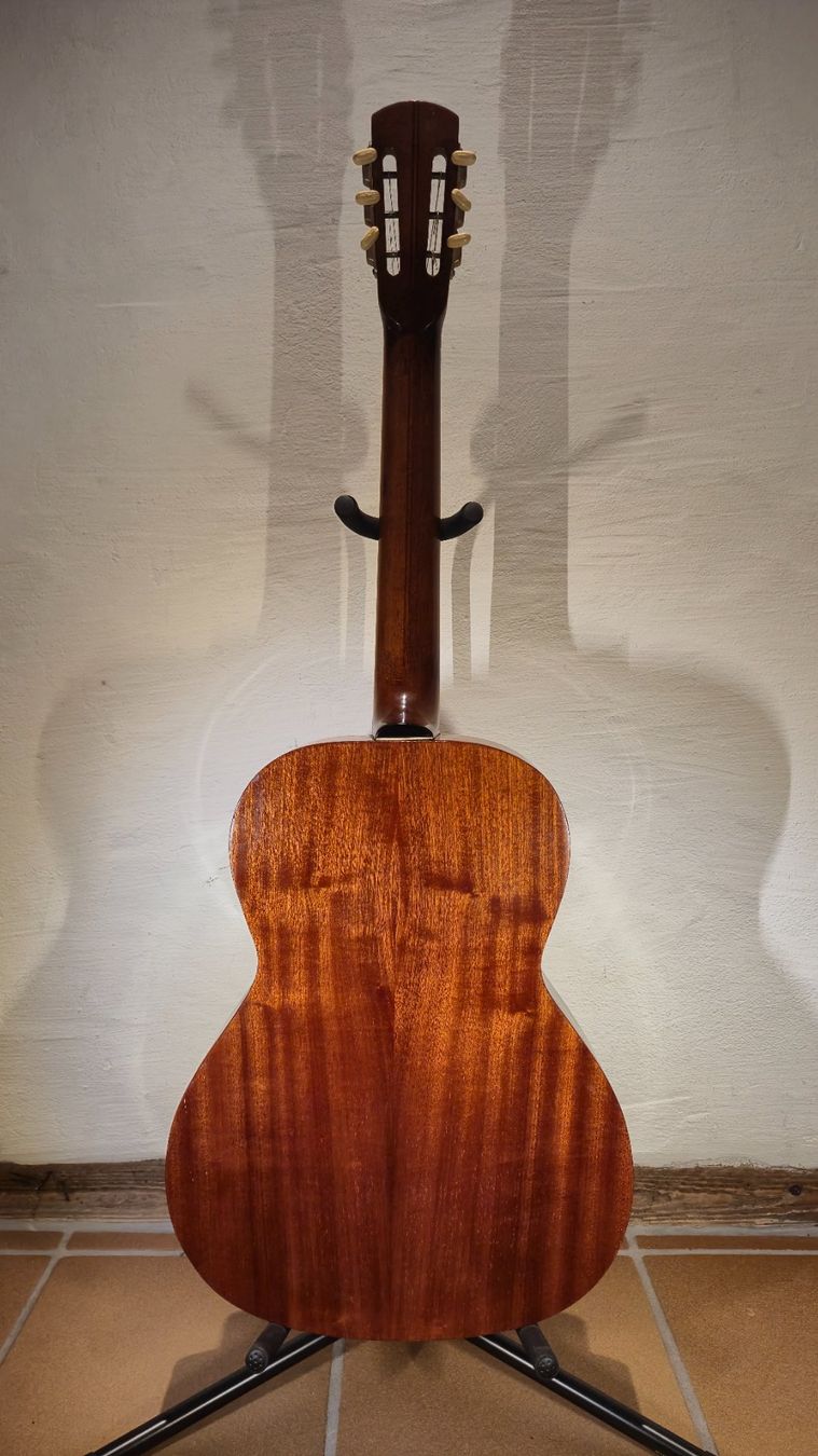 Eko Strumenti musicali: Parlor Gitarre Eko P8 mit Pickup – Usato da Winterthur venduto da NorrSydGuitars 8