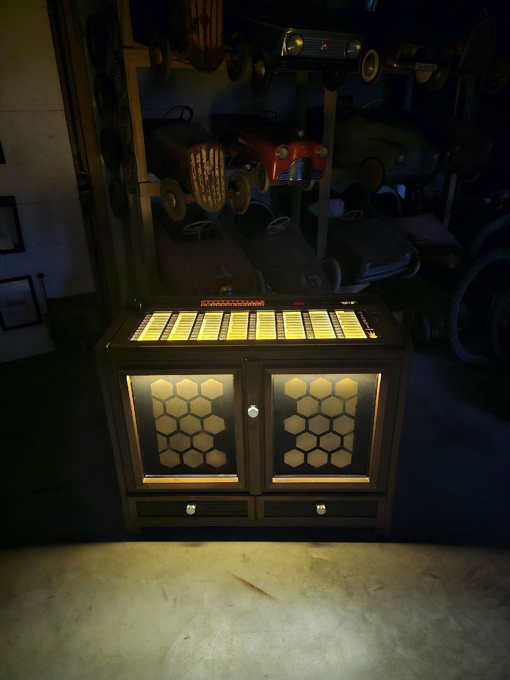 Jukebox: NSM Consul E160 Musikbox Jukebox Vintage Oldtimer Emailschil – Usato da Plaffeien venduto da Wvu 1