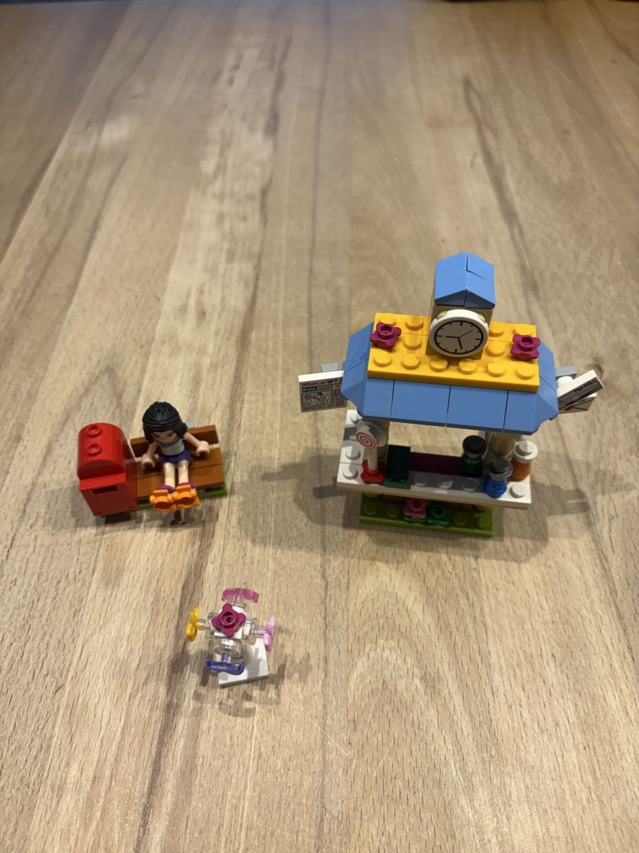 Lego Giocattoli: Lego Friends Emmas Kiosk – Usato da Baar venduto da remak37