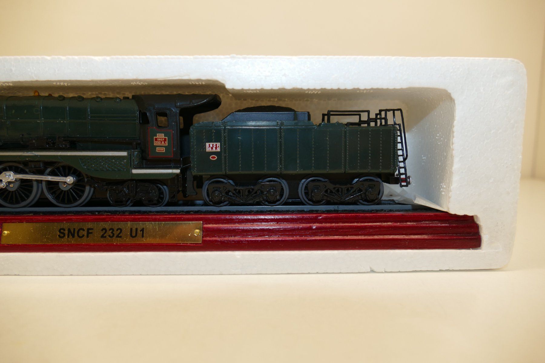 Modelleisenbahnen: Standmodell: Dampflok SNCF 232 U1 auf Sockel – Neu (gemäss Beschreibung) aus Niederhasli von rail-duerst 2