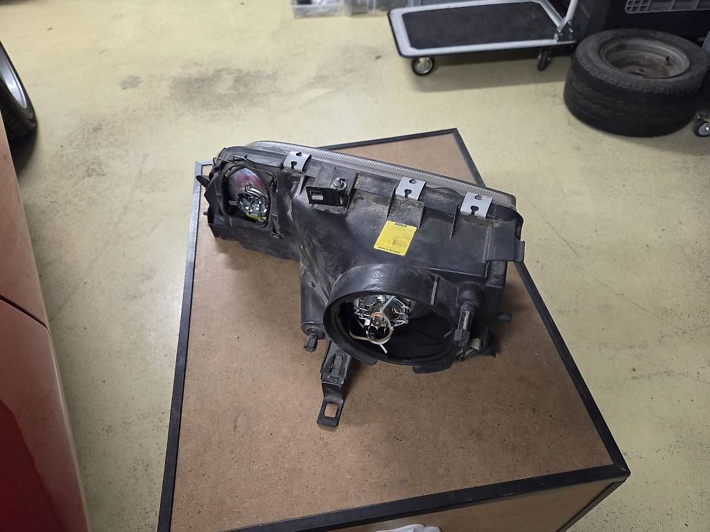 Fari: Scheinwerfer Ford Sierra  – Usato da Matzingen venduto da AMY-007 2