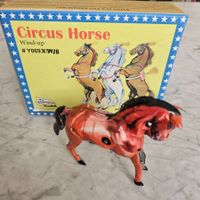Circus Horse, mit Schlüssel zum Aufziehen 🐎