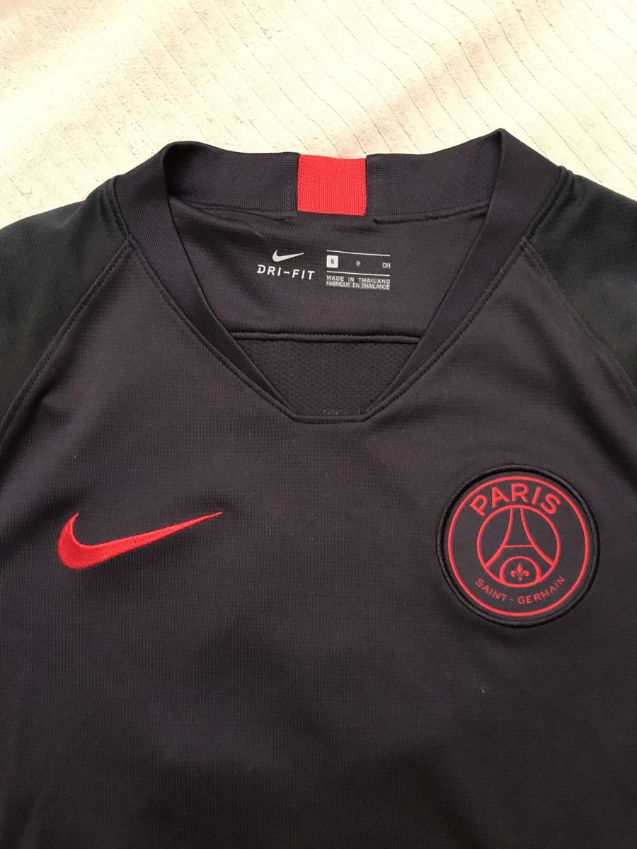 Nike Leibchen & Hosen: Vintage PSG Cavani Trikot – Gebraucht aus Olten von juliansaibene 1