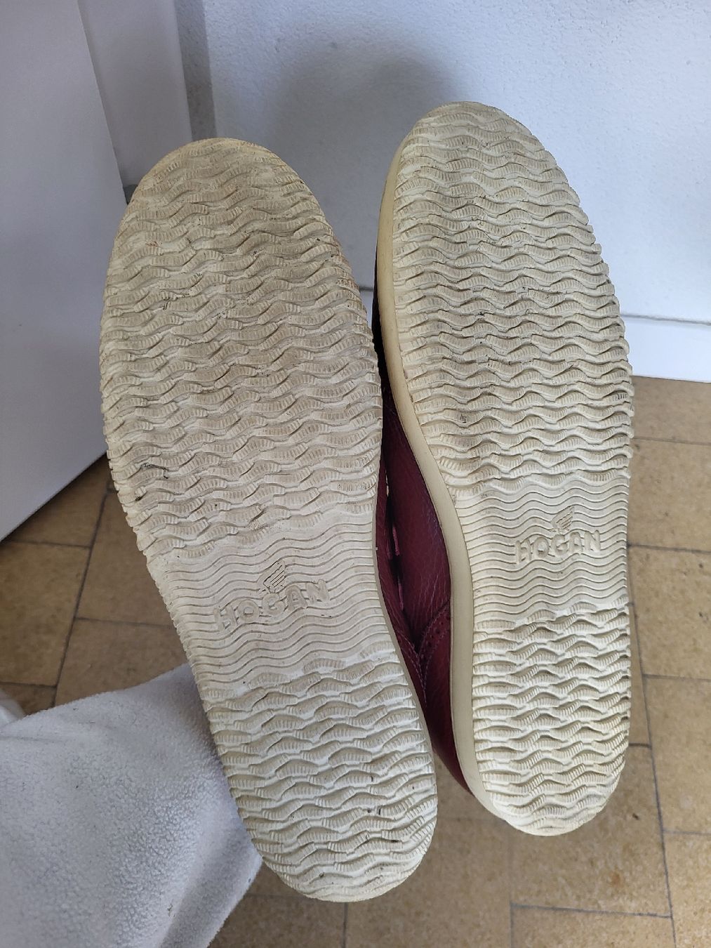 Hogan Scarpe da uomo: Hogan Sneakers – Usato da Zweisimmen venduto da Adorable 2