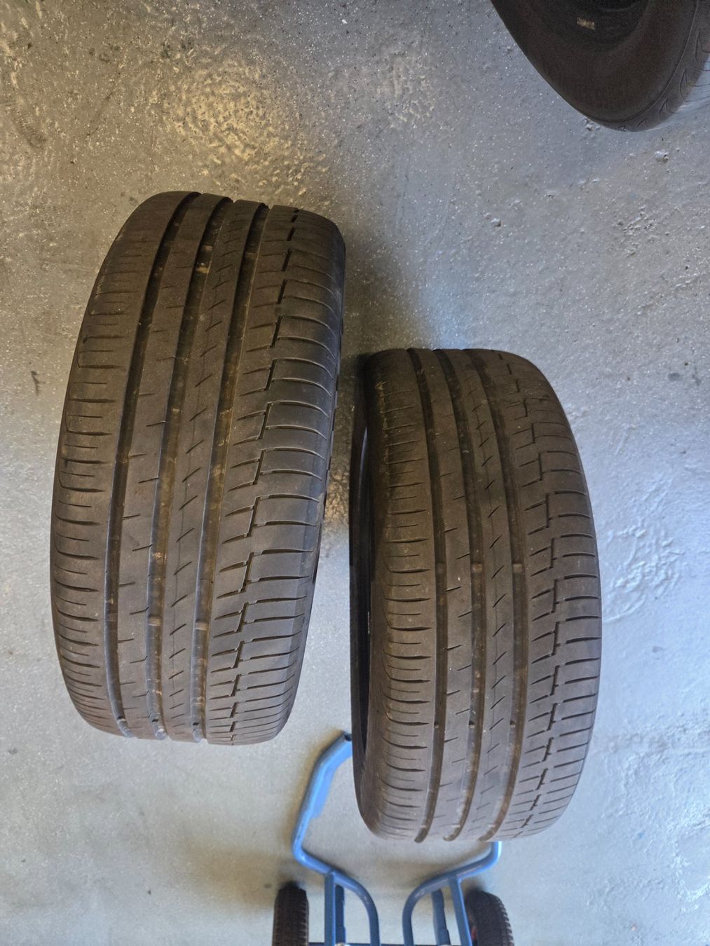 Pneus & Roues: 235 / 55 R 17  W  XL  Continental – D'occasion à Fischbach-Göslikon par Emanuel.Bardhi