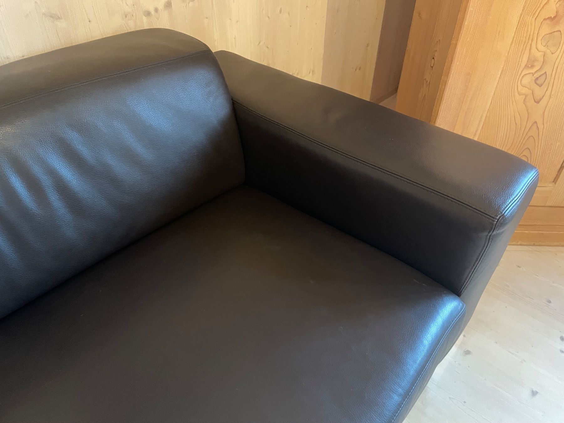 Divani: Ecksofa aus Leder mit Longchair rechts – Usato da Oberkulm venduto da kat_x568 7