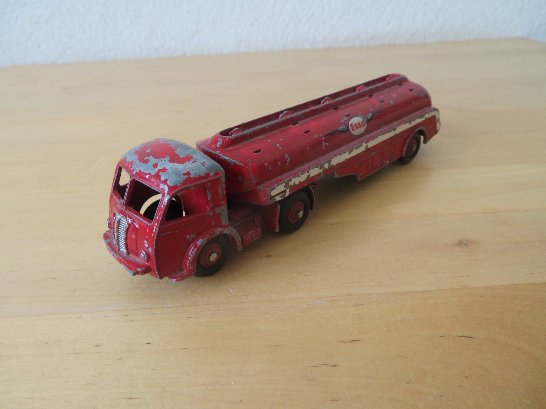 Dinky Toys Modellini d'auto: DINKY TOYS Esso Tanker – Usato da zürich venduto da Goldimmund 1