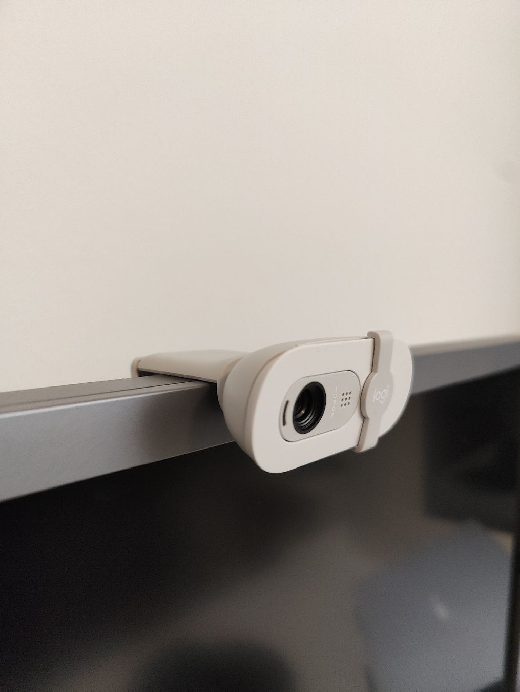Logitech Webcams: Logitech Brio 100 Webcam – Neu (gemäss Beschreibung) aus Luzern von ymuehl