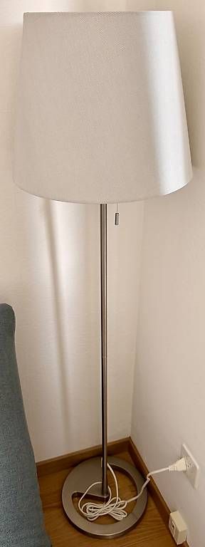 Lampade: Stehlampe  schlichtes, zeitloses Design – Usato da Kilchberg ZH venduto da yoa_7ndh