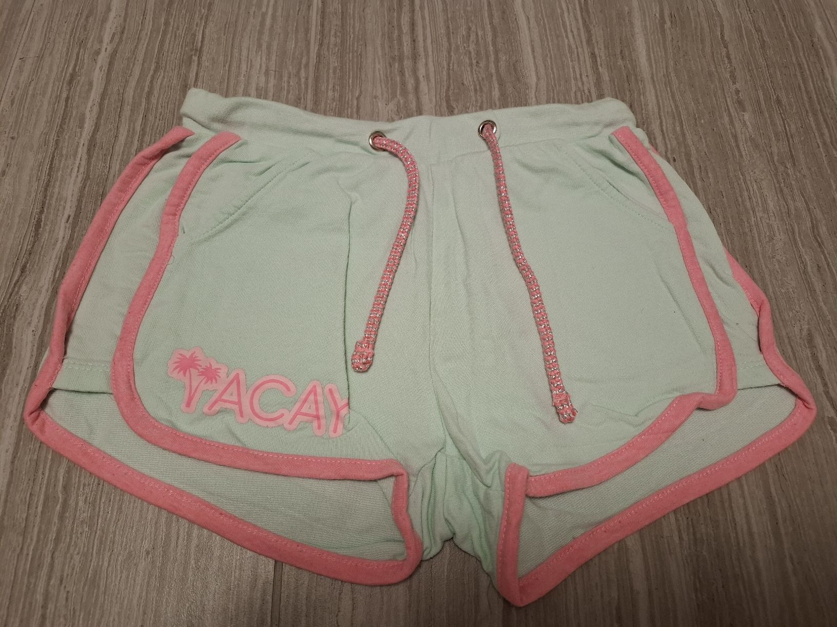 Pantaloni: short bleu rose été taille 134 – Usato da Ecublens FR venduto da ame_y8tq