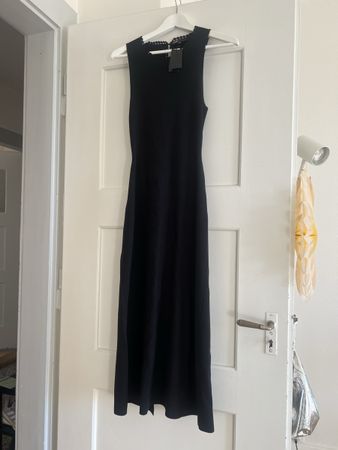 Maje Kleid schwarz mit Rückenausschnitt Grösse 38 neu