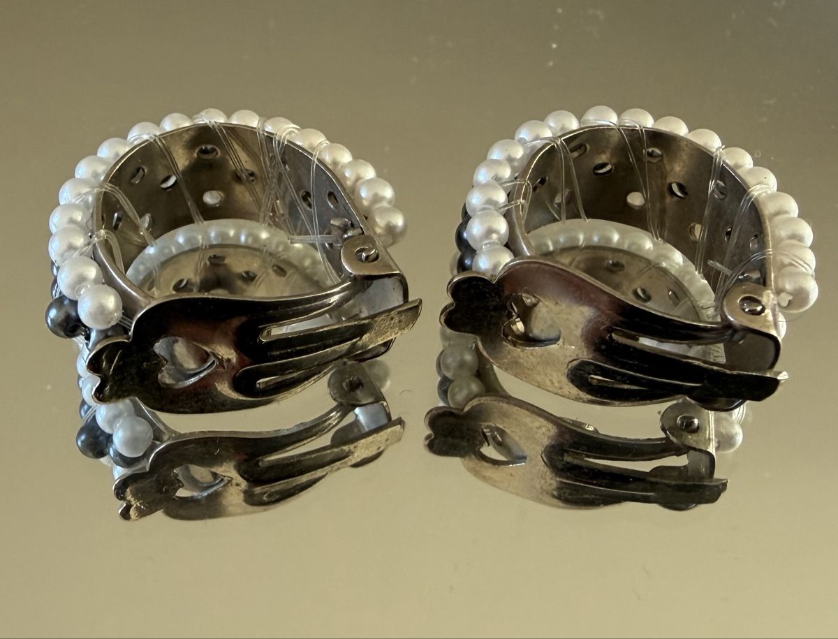 Ohrringe & -stecker: Vintages clips – Gebraucht aus Binningen von Sophiescloset 3