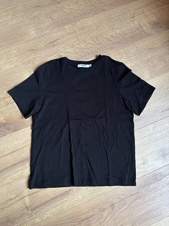 T-shirt: Baumwoll T-Shirt – Usato da Rupperswil venduto da az5_x87v 2