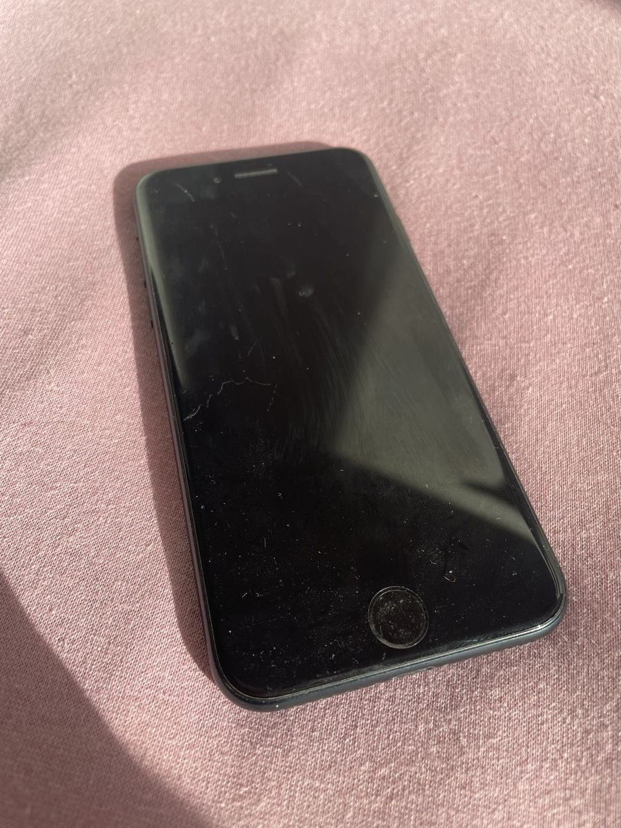 Apple Telefoni cellulari / Smartphones: iPhone SE 128 GB – Usato da Basel venduto da sch12397 1