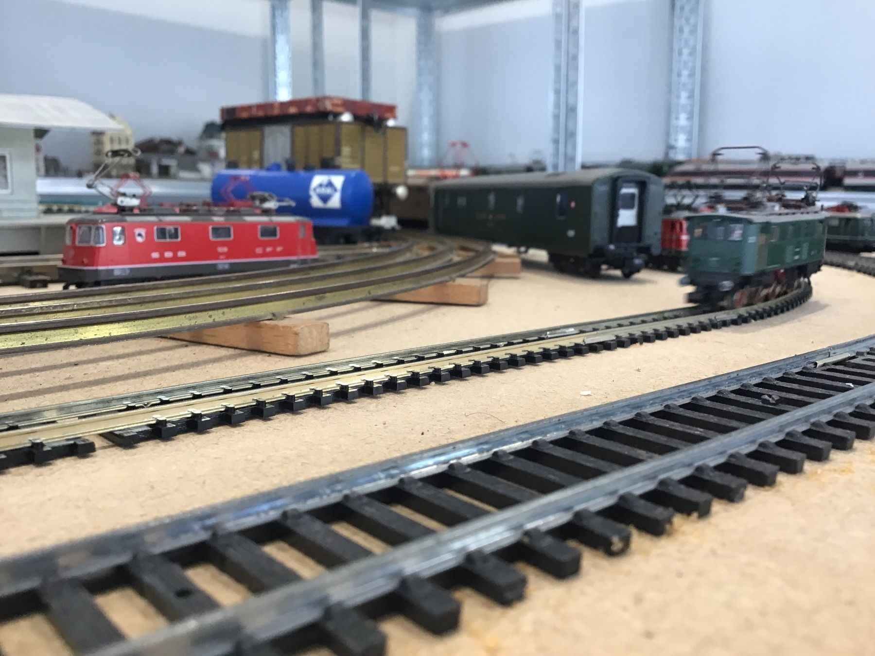 Fleischmann Modellini di ferrovie: E-Lok BR 132, FLEISCHMANN SPUR N – Usato da Männedorf venduto da Modell-Spezialisten 1