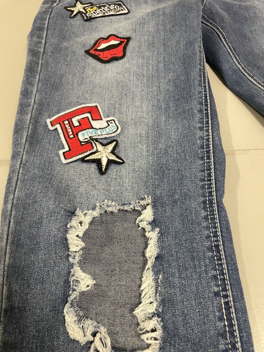 Yes Or No Jeans: Trendy Damen Jeans Gr.36 Patches Destroyed Look – Nuovo (secondo la descrizione) da Urdorf venduto da Anassor 2