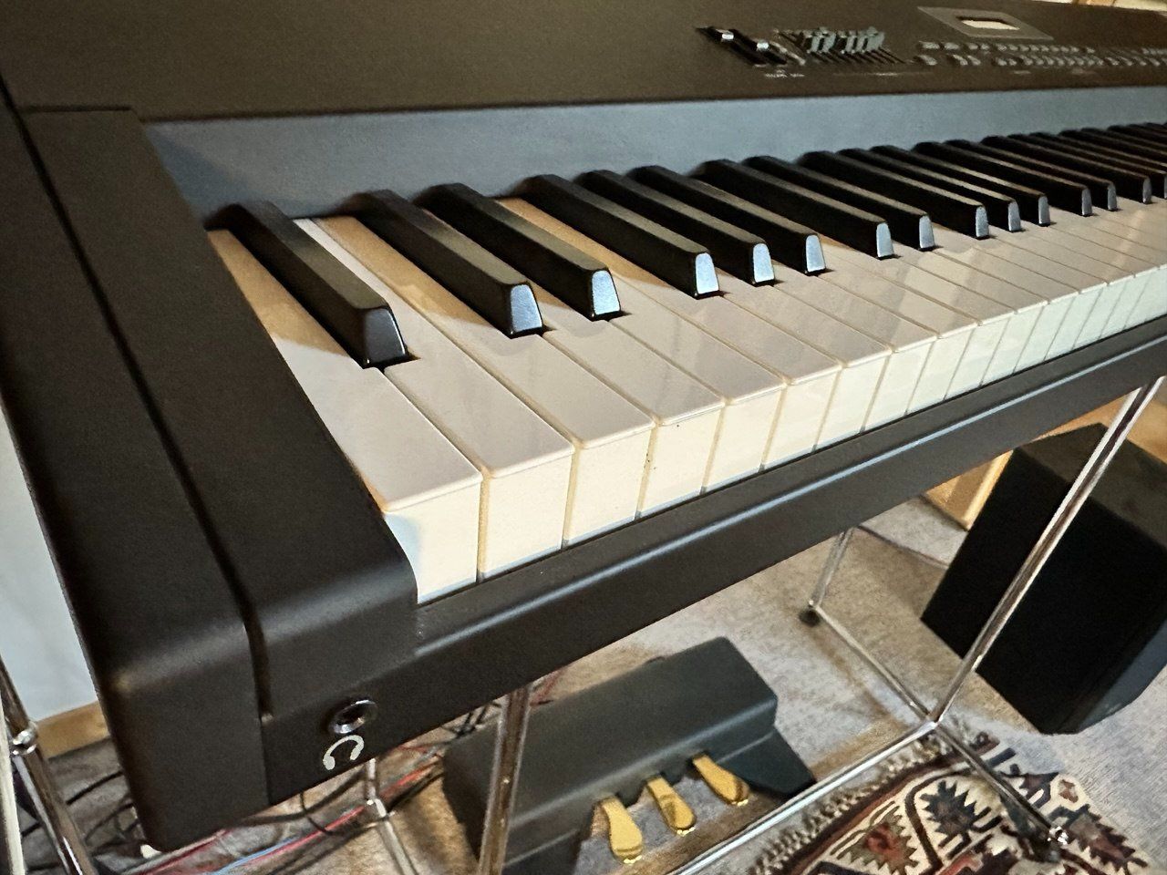 Strumenti musicali: GEM Pro 2 E-Piano + WK2 MIDI-Arranger + 3 Pedale + Noten – Usato da Fribourg venduto da Margaret18 2