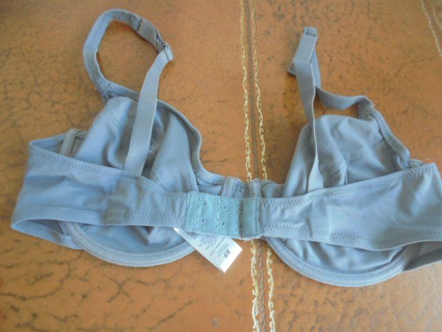 H&M Altra biancheria intima: BH grau Gr, 85C H&M NEU – Nuovo (secondo la descrizione) da Hinwil venduto da Glasperlen 2