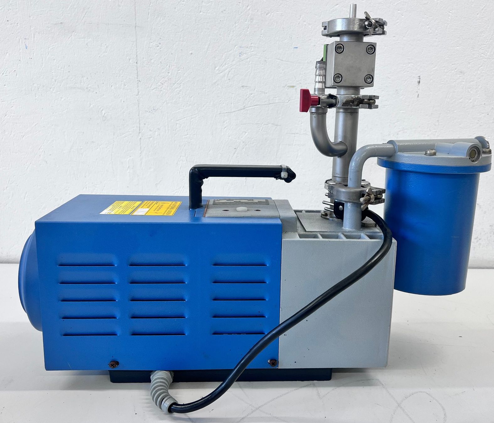 Accessori da laboratorio: Vacuubrand RD4 Drehschieber Vakuumpumpe – Usato da Niederdorf venduto da LeptonAG_Labor 2