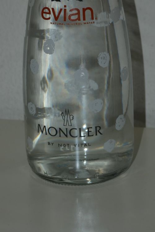 Appareils à gaz et accessoires: Evian X Moncler Limited Edition Glasflasche 2021 – Neuf (Voir description) à Oberdorf SO par climaxxx 1