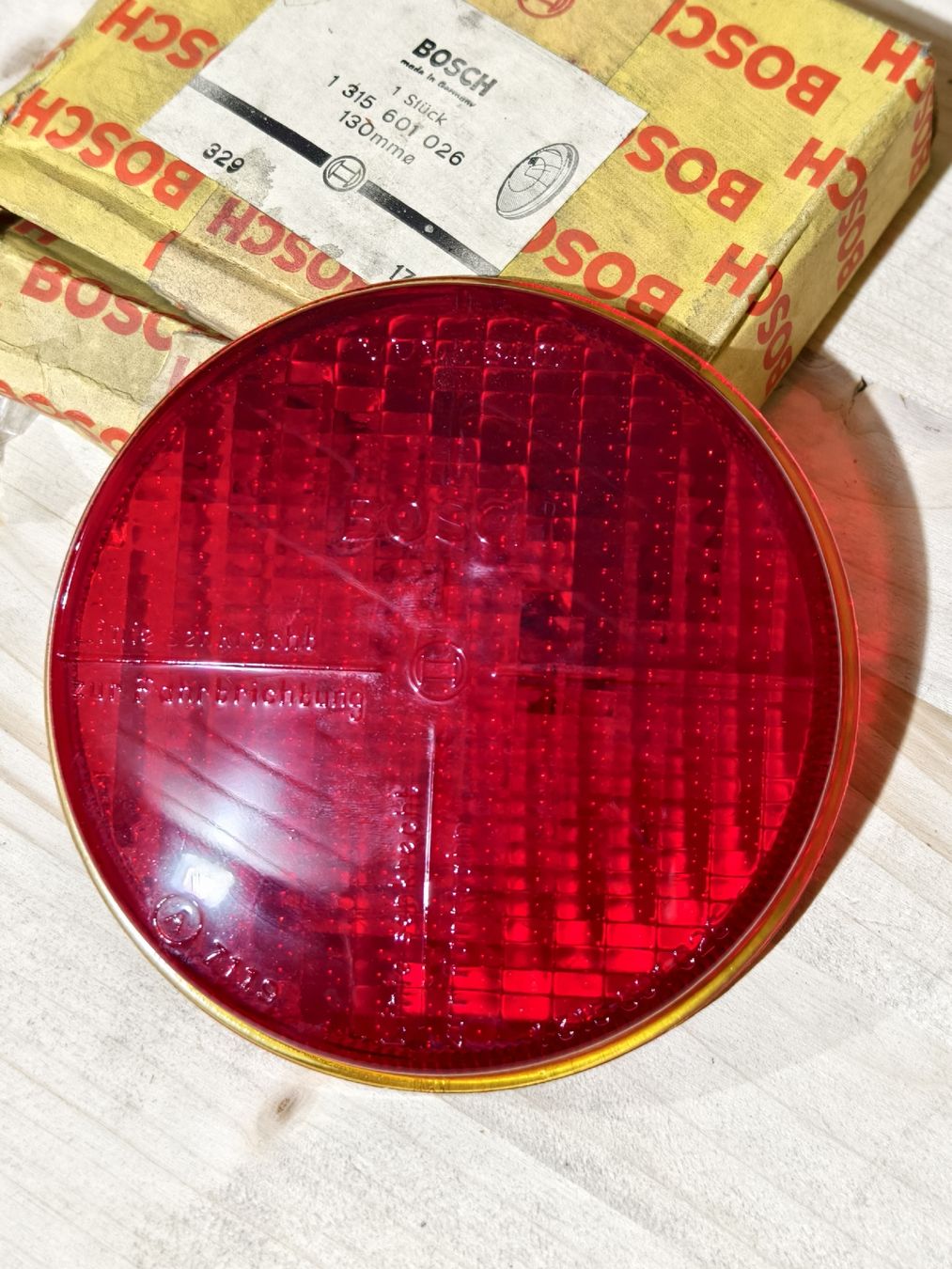 Bosch Tutti pezzi di ricambio auto: Original BOSCH Glas-Streuscheibe Rot K8401 – Nuovo (secondo la descrizione) da Ottoberg venduto da KingTony 4