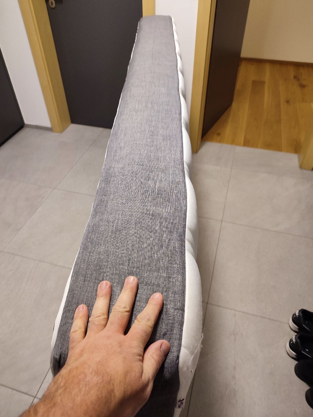 Letti: Single bed with mattress and toper ,100x 200 – Usato da Davos Dorf venduto da xri_zj2f 3