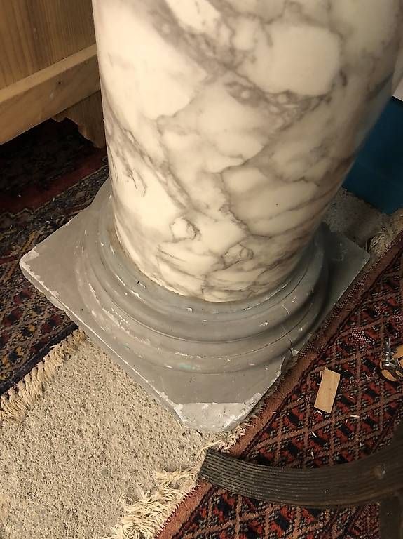 Sculture & Statue: Hohe Säule Gips grau in Marmoroptik – Usato da Malters venduto da WerkstattBurch 2