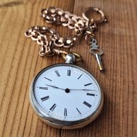 Antike Schlüssel Taschenuhr 48 mm läuft mit schöner Kette