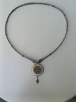 Antike Silber-Halskette mit Kagamibuta Netsuke & Hamsa Hand
