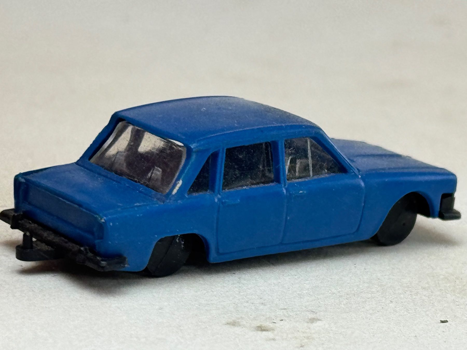 Triumph Modellini d'auto: VE1- Hornby ? Triumph 2000 blau – Usato da Elm venduto da Wikmtz 1
