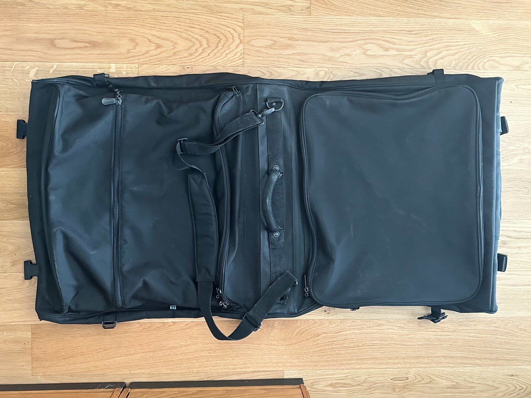 Taschen: Reise-Kleidertasche (Suit Bag): – Gebraucht aus Basel von urst2005 1