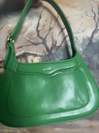 Your go-to bright bag for any occasion.
