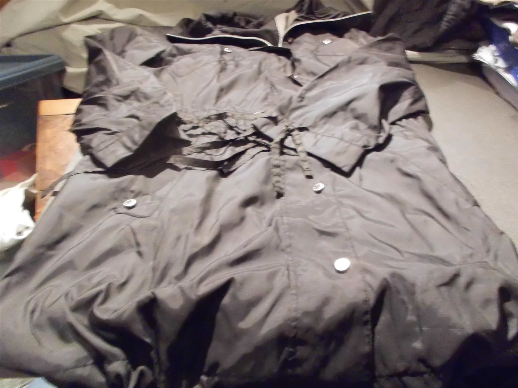 Jacken: Jacke Grösse 42, Concept uk, schwarz – Gebraucht aus Zürich von Motzkuh