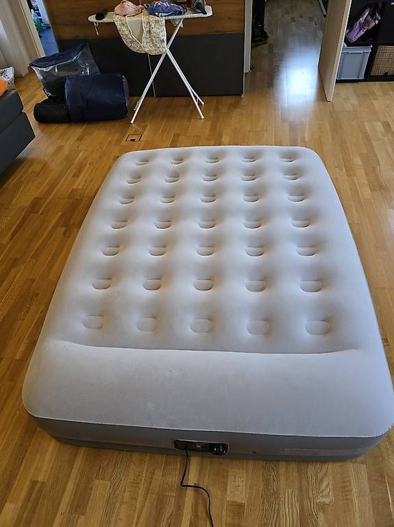 Matelas: Luftmatratze  – D'occasion à Bellach par wayne_train 3