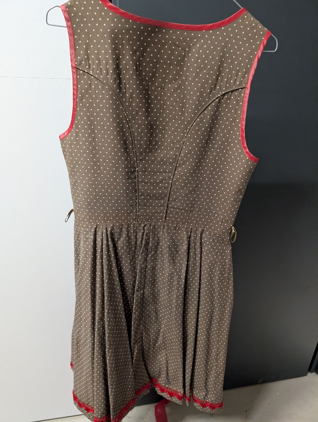 Vestiti: *WUNDERSCHÖNES* Stockerpoint Dirndl – Usato da Seuzach venduto da Merz_s 1