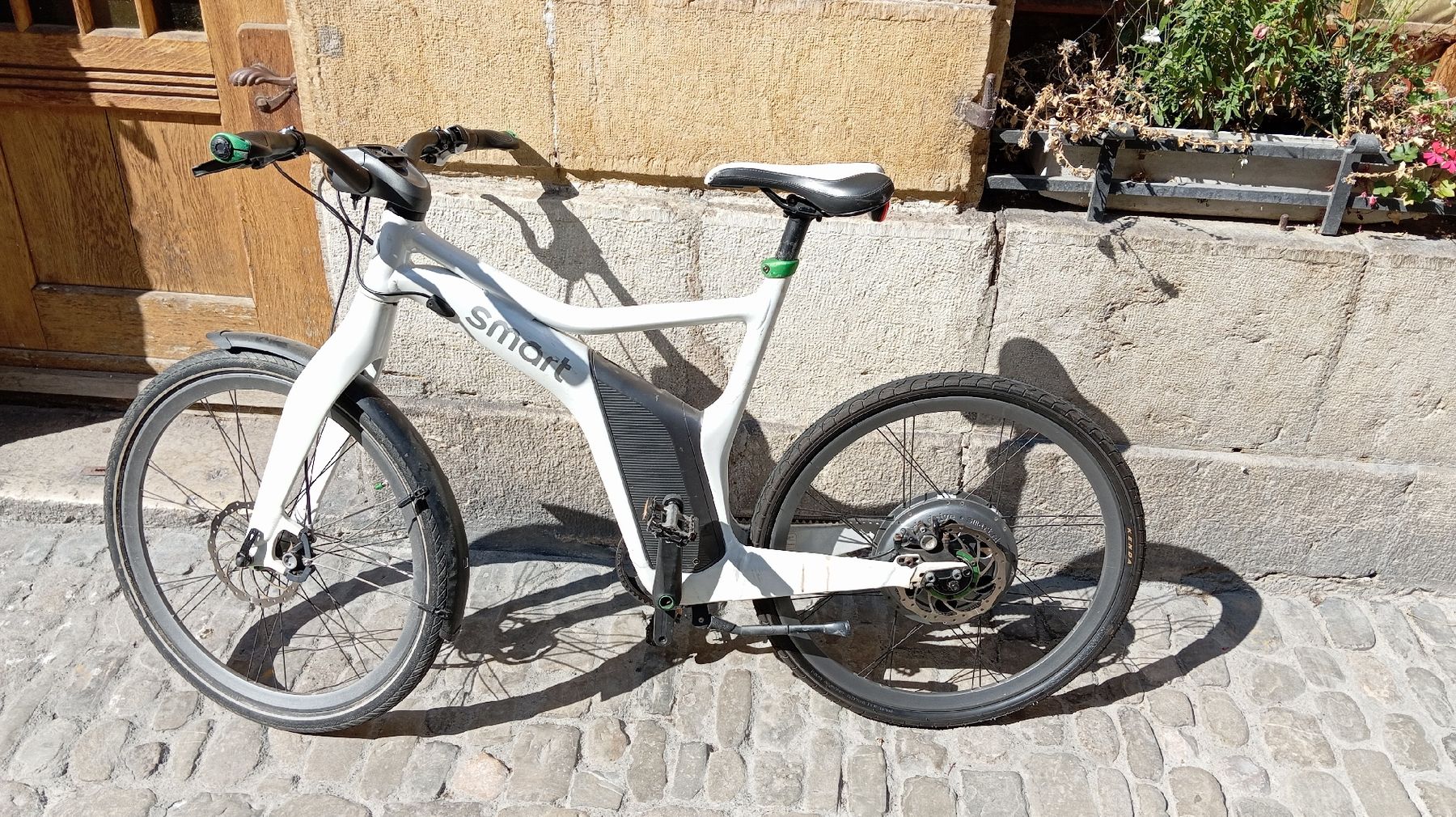 Velos: vélo électrique smart pour réparation  – Gebraucht aus Marin Epagnier von Tatamata