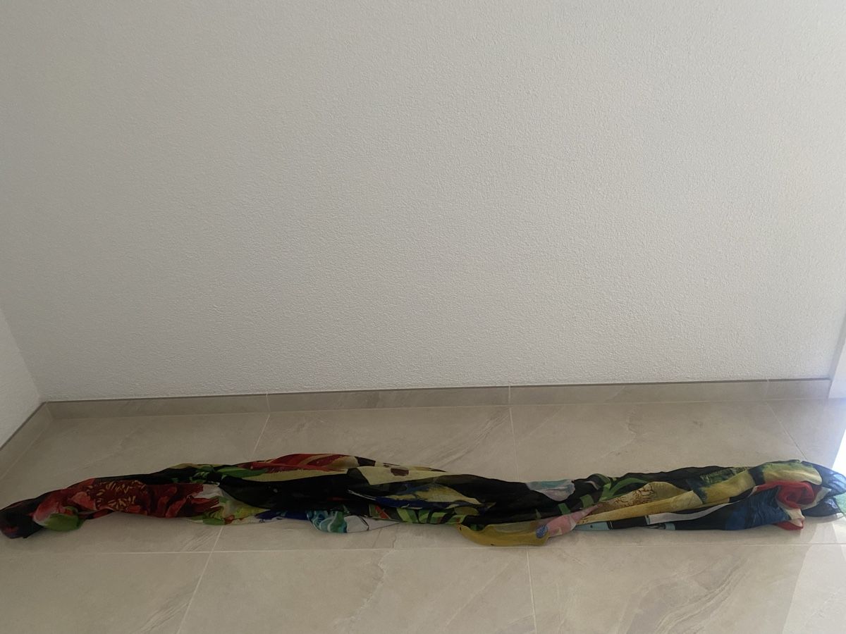 Desigual Foulard & Sciarpe: Schicker Seidenschal mit Blumenmuster – Nuovo (secondo la descrizione) da Merenschwand venduto da R-R-R 2