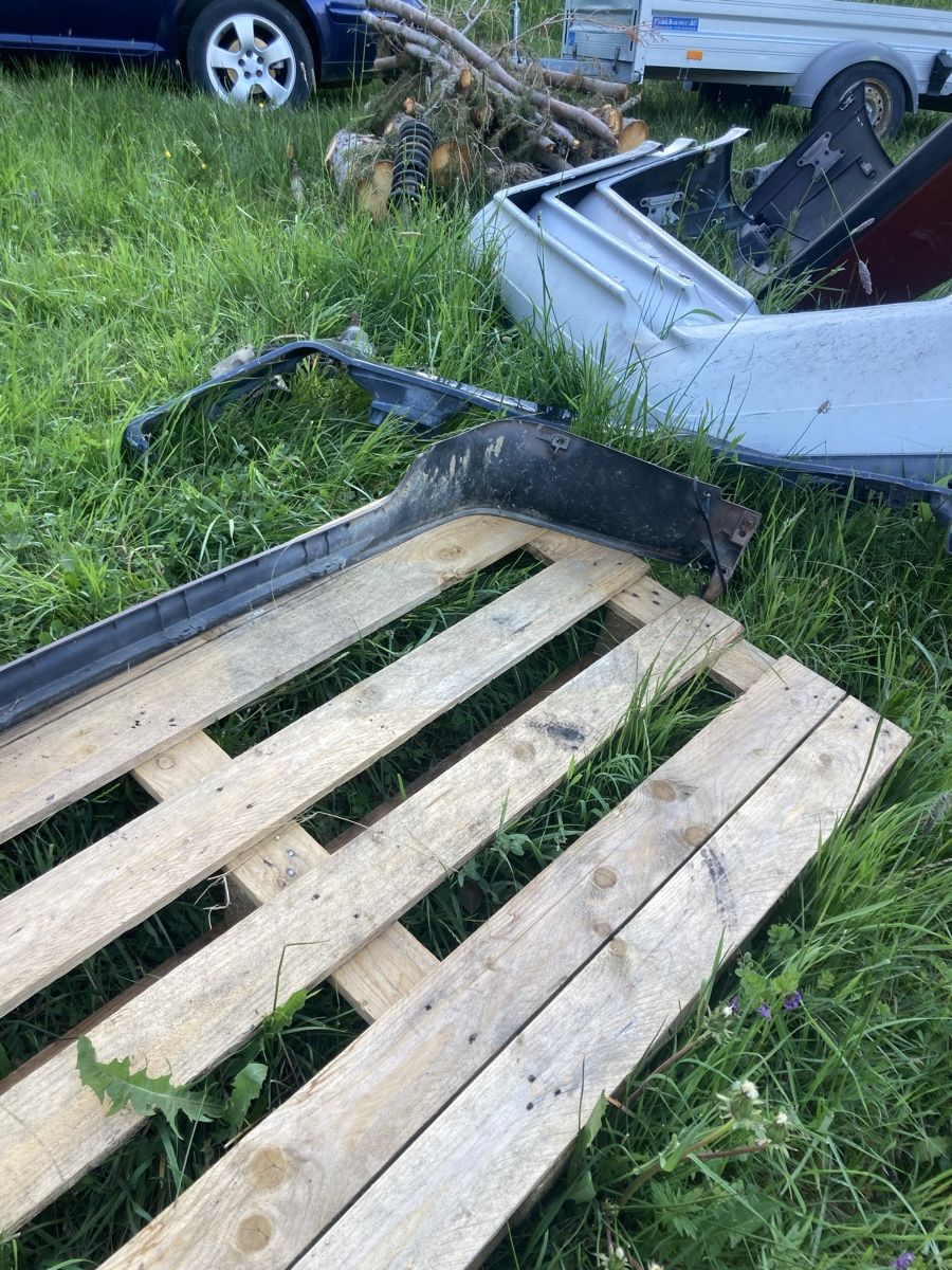 Audi Tutti pezzi di ricambio auto: Audi 80 Quattro Frontspoiler – Usato da Adelboden venduto da QuattroA2 3
