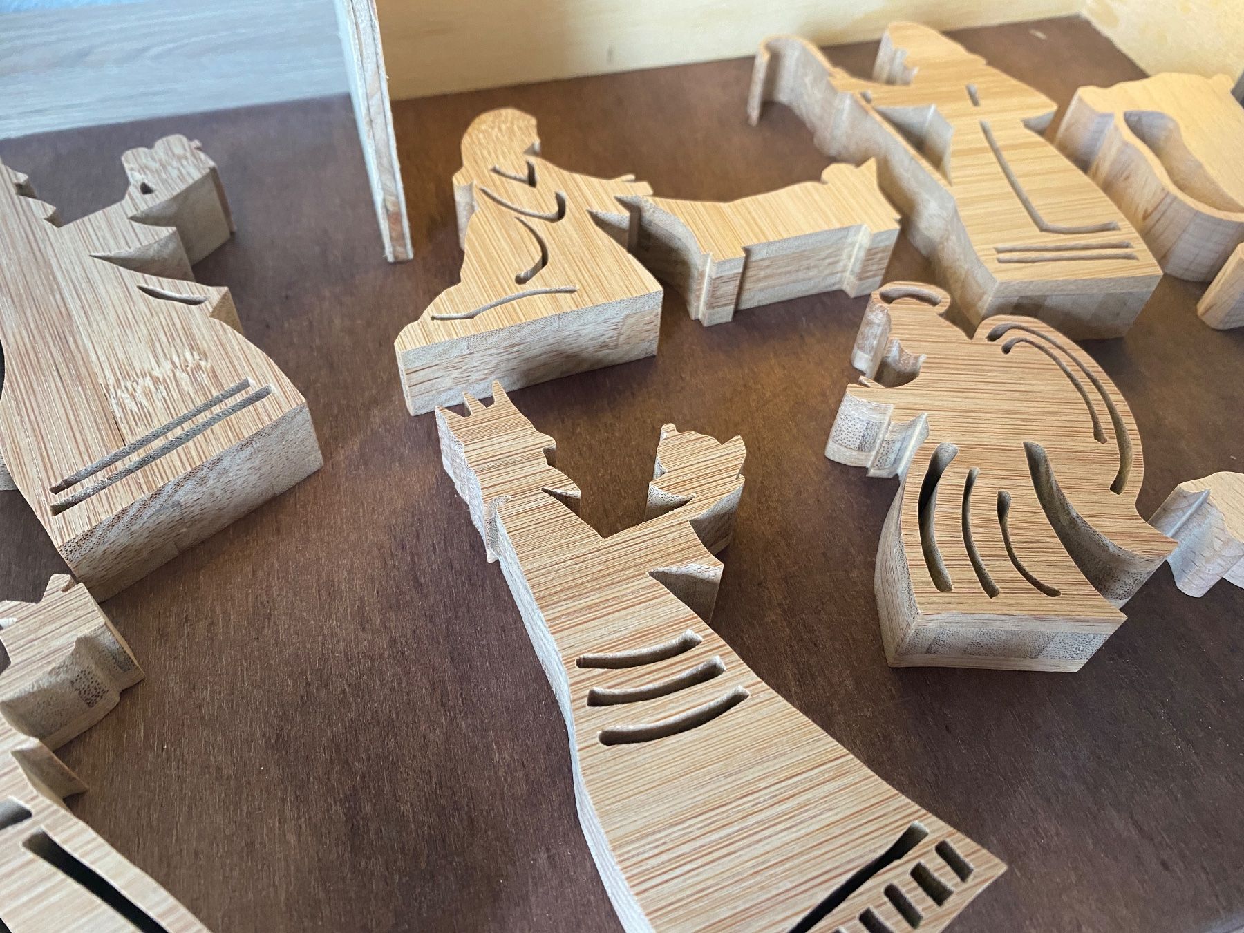 Toutes les décorations: Weihnachtskrippe aus Holz mit Licht – Neuf (Voir description) à Glattbrugg par RD-Shop 7