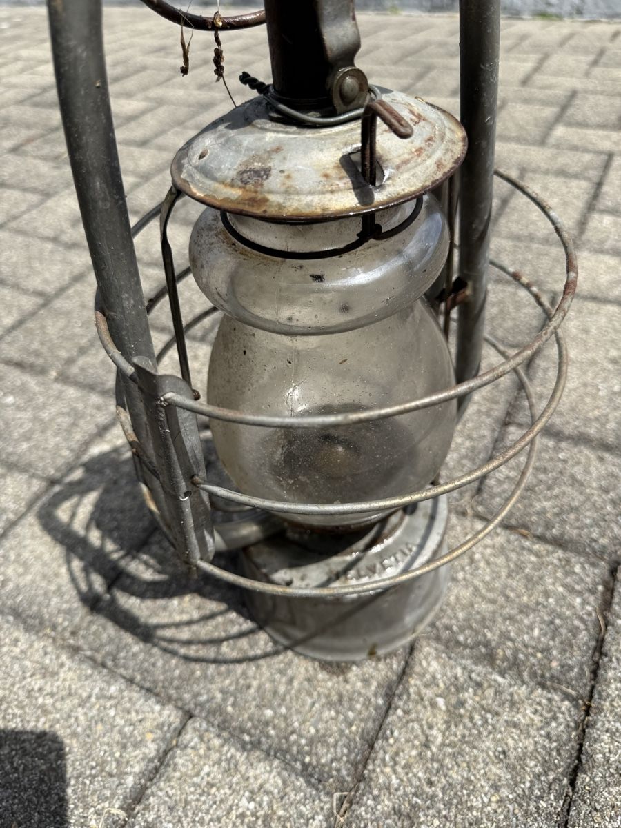 Lampes anciennes: Sturmlaterne Metall Glas gebraucht – D'occasion à BASEL par zum_schneugge 3