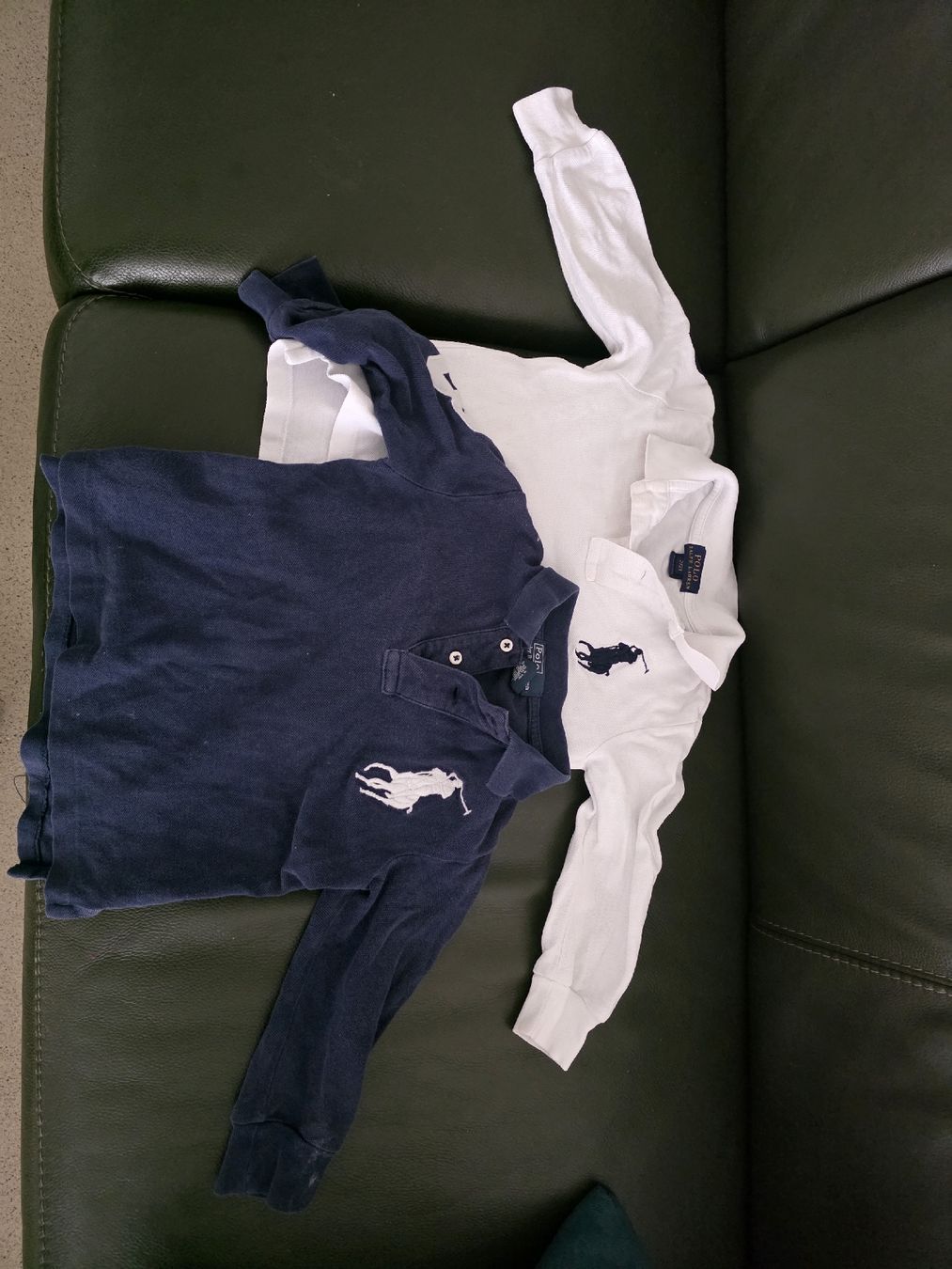 Ralph Lauren Camicie, T-shirt & Polo: 2 Polo Hemden langarm Grösse 92 – Usato da Zürich venduto da Allek