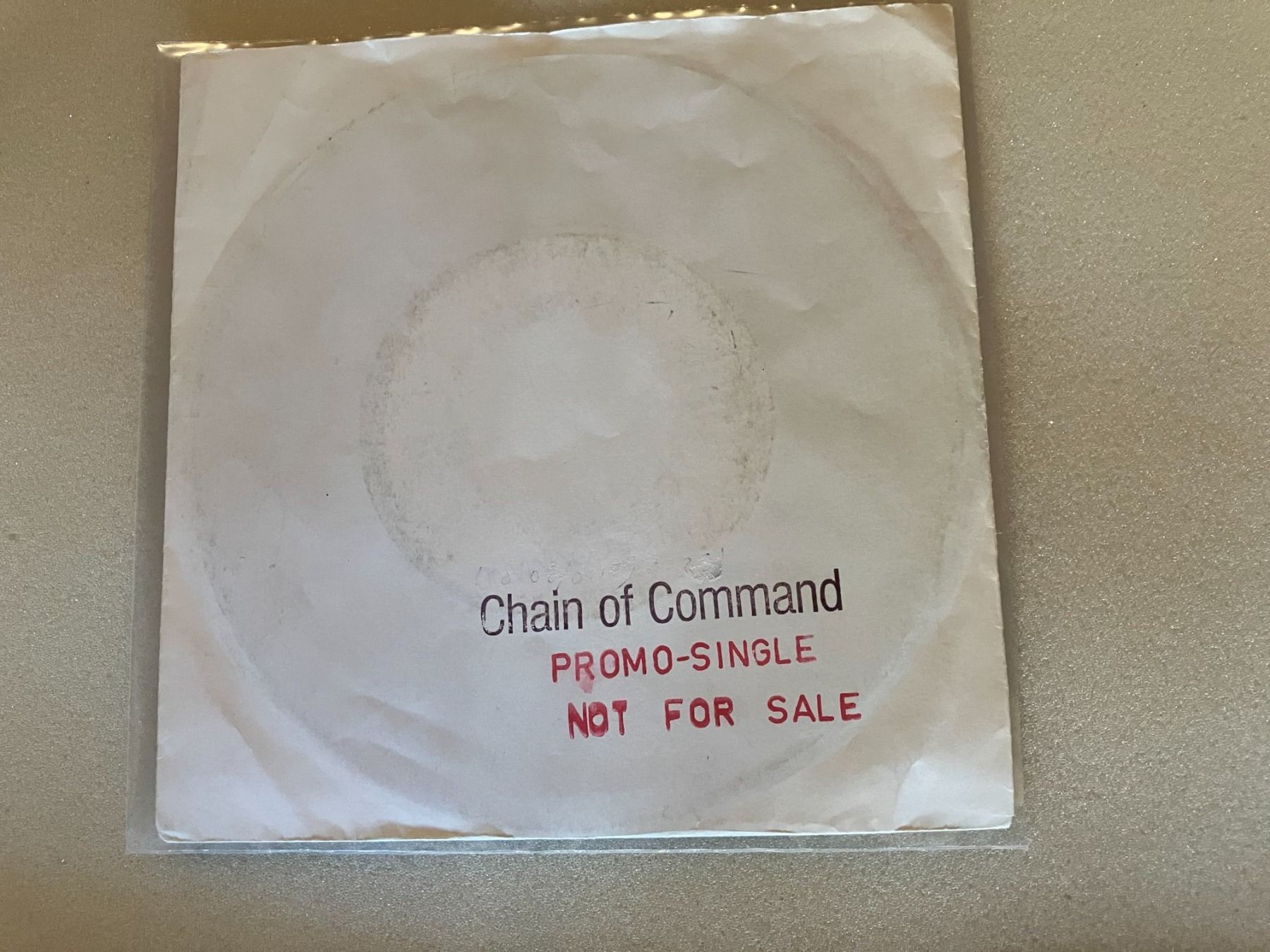 Dischi in vinile: Chain Of Command – Usato da Aarwangen venduto da Jukebox3